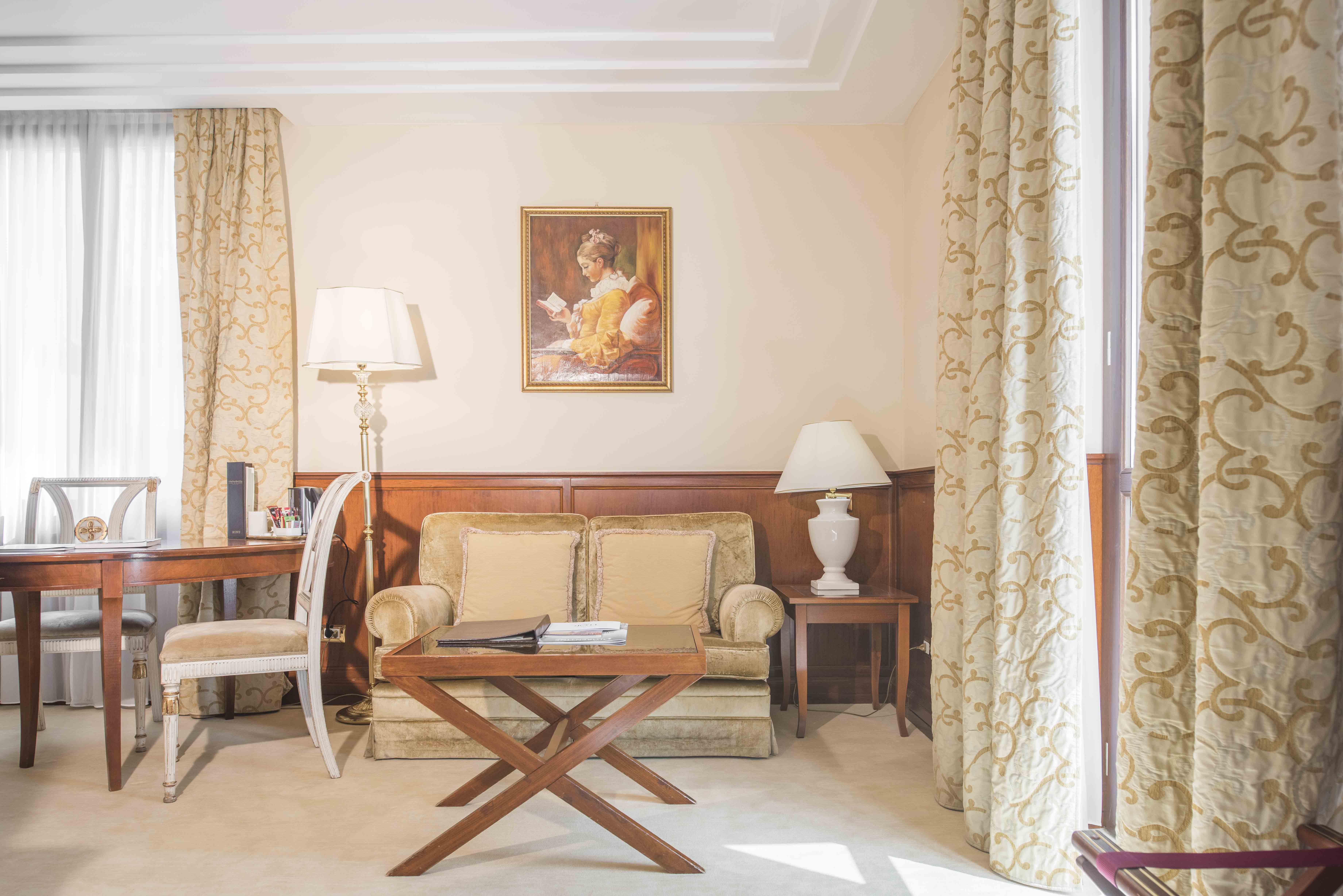 Golden Tower Hotel & Spa Флоренция Экстерьер фото A suite at the Hotel de France